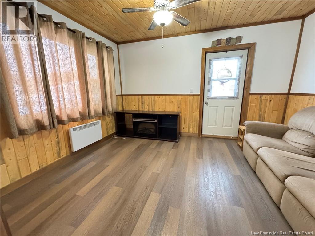 30 Évangéline Street, Saint-Quentin, New Brunswick E8A 1M6 - Photo 6 - NB130979