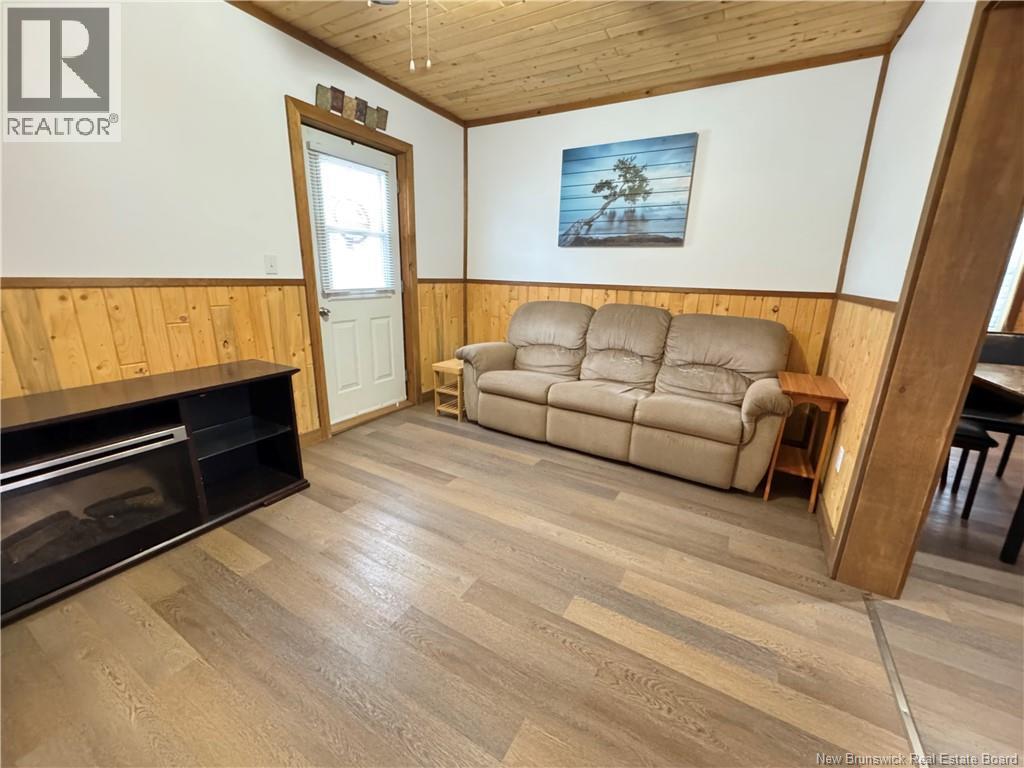 30 Évangéline Street, Saint-Quentin, New Brunswick E8A 1M6 - Photo 7 - NB130979