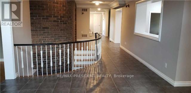 16 Beamish Court, Brampton (Toronto Gore Rural Estate), Ontario  L6P 0X8 - Photo 5 - W12536336