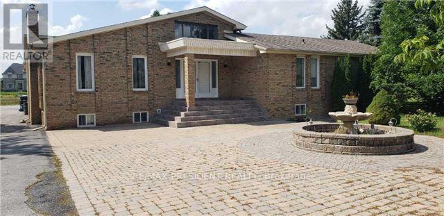 16 Beamish Court, Brampton (Toronto Gore Rural Estate), Ontario  L6P 0X8 - Photo 2 - W12536336