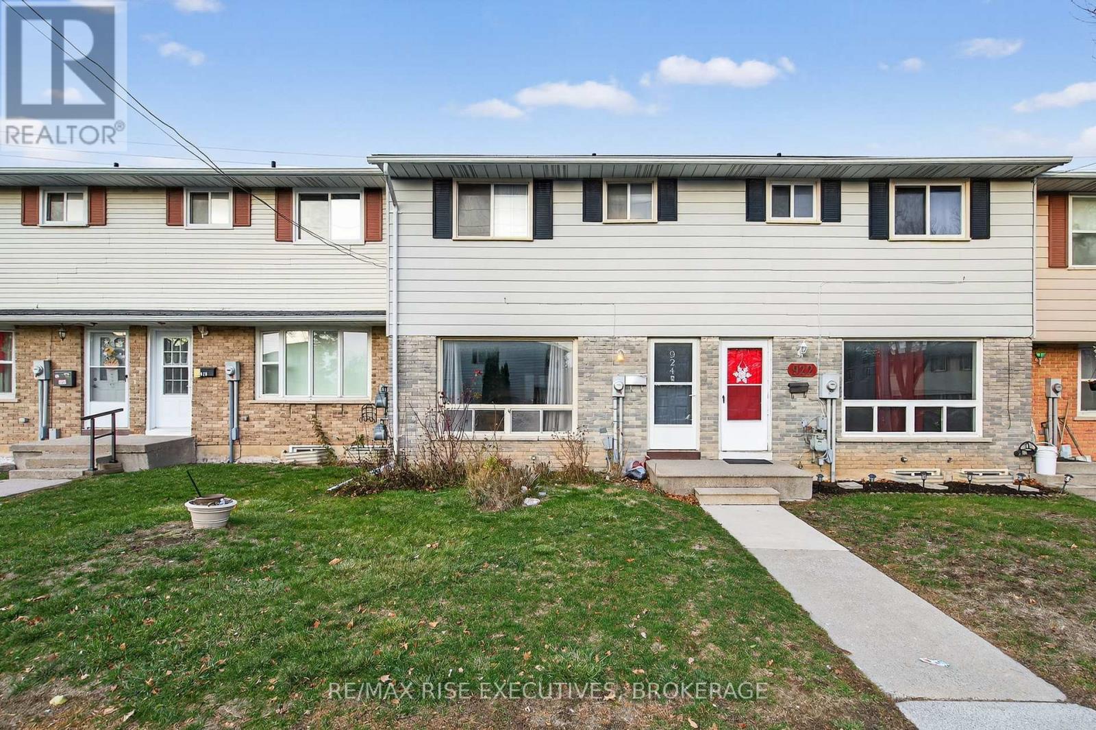 114 - 924 Amberdale Crescent, Kingston, Ontario  K7M 6V1 - Photo 1 - X12598150