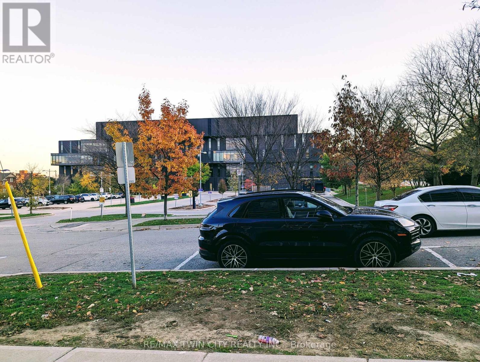 514 - 275 Larch Street, Waterloo, Ontario  N2L 3R2 - Photo 24 - X12597858