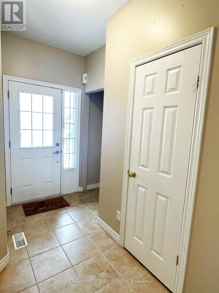 108 Yates Avenue, Cambridge, Ontario  N1P 0A4 - Photo 3 - X12597864