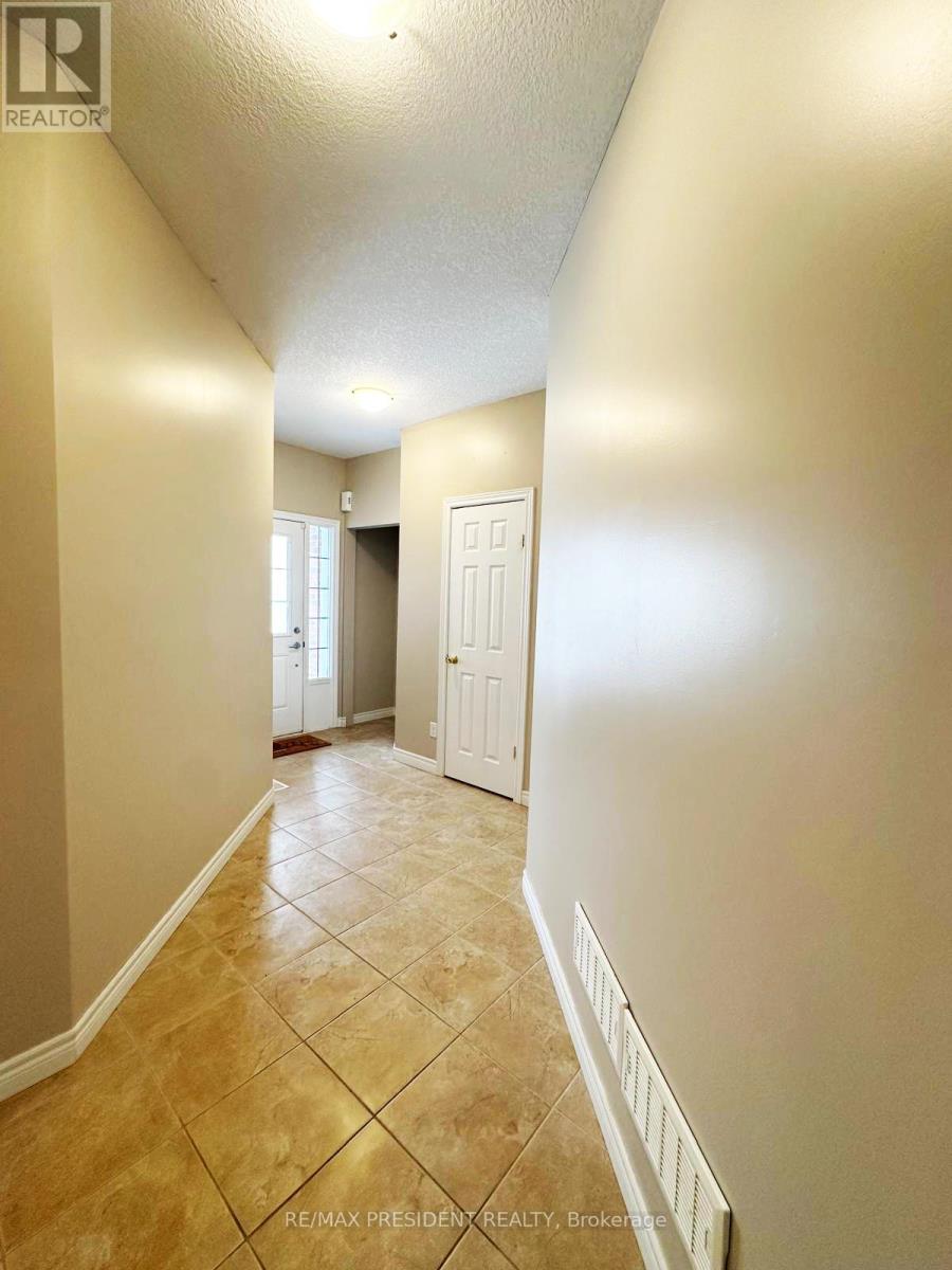 108 Yates Avenue, Cambridge, Ontario  N1P 0A4 - Photo 5 - X12597864