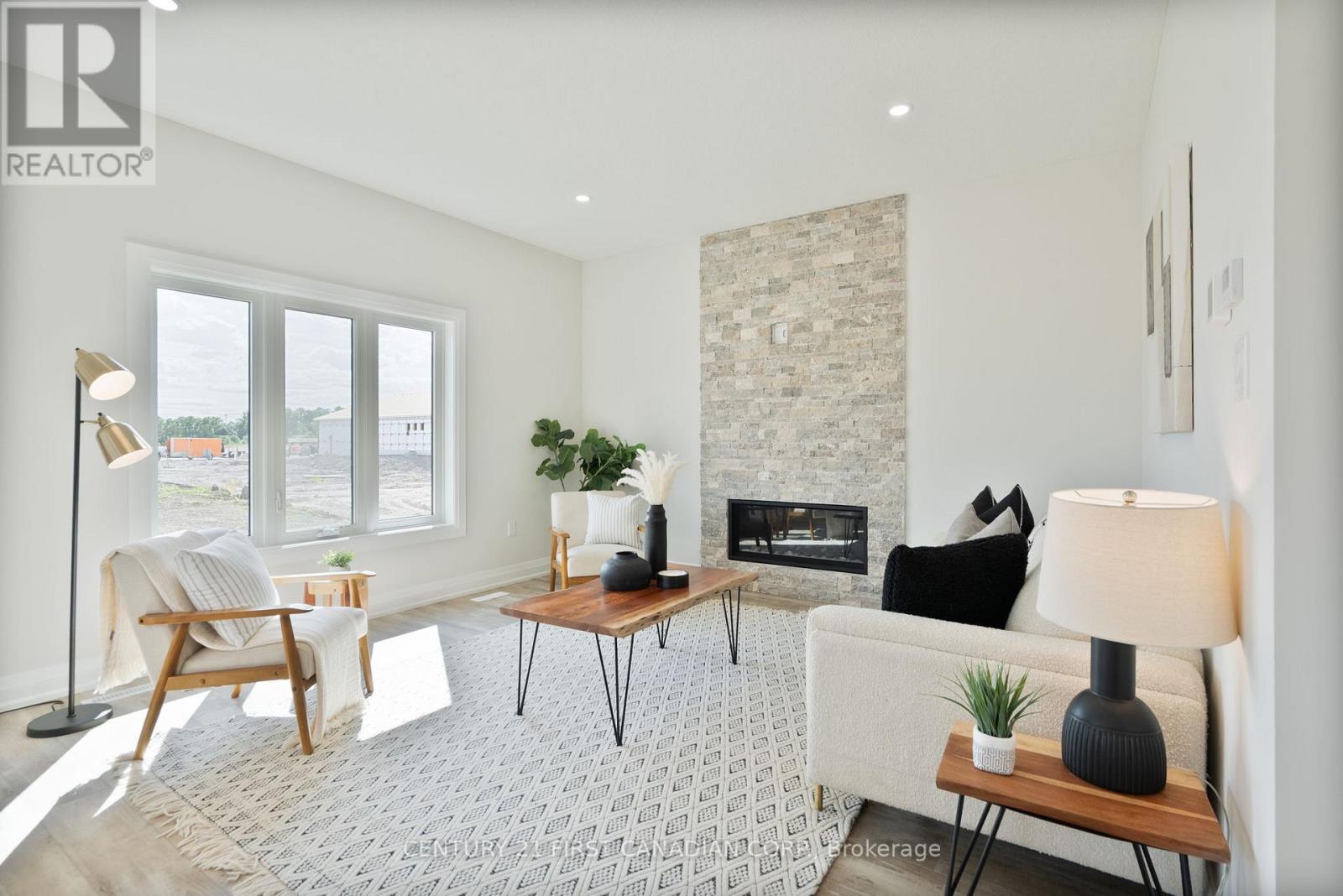 113 Atkinson Street, North Middlesex, Ontario  N0M 1A0 - Photo 10 - X12597944