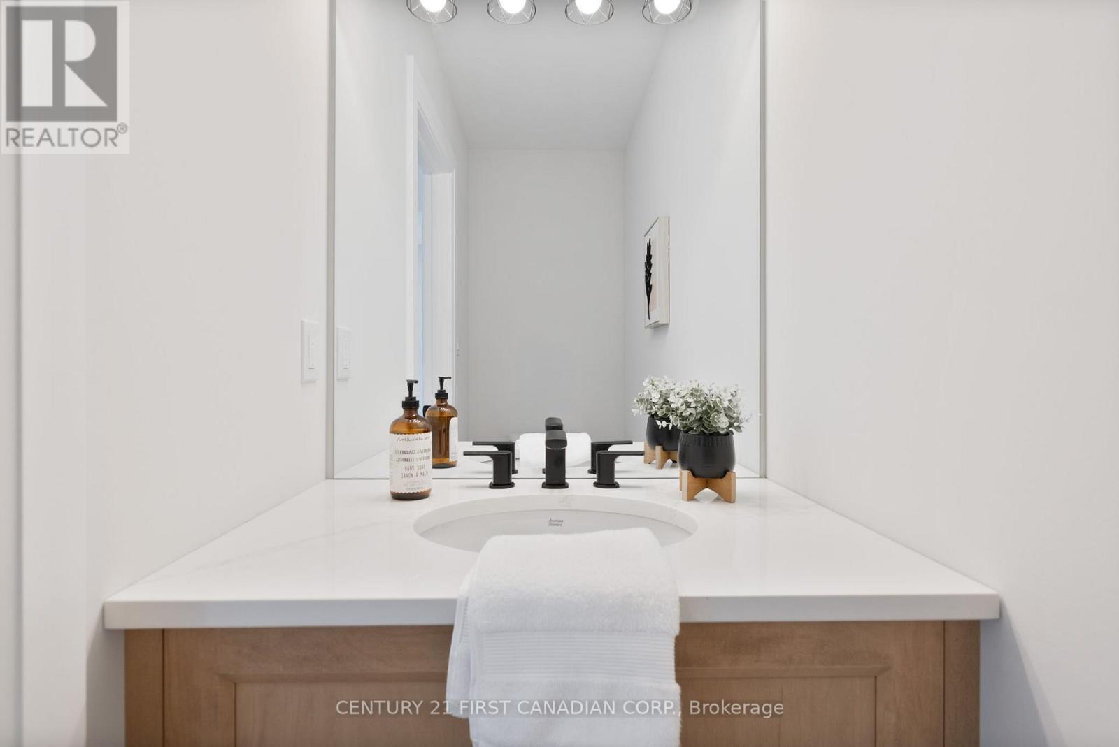 113 Atkinson Street, North Middlesex, Ontario  N0M 1A0 - Photo 11 - X12597944