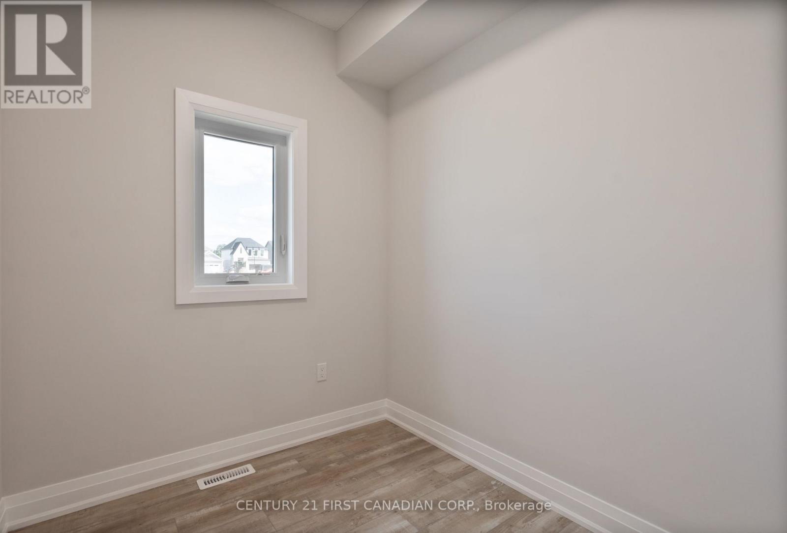 113 Atkinson Street, North Middlesex, Ontario  N0M 1A0 - Photo 12 - X12597944