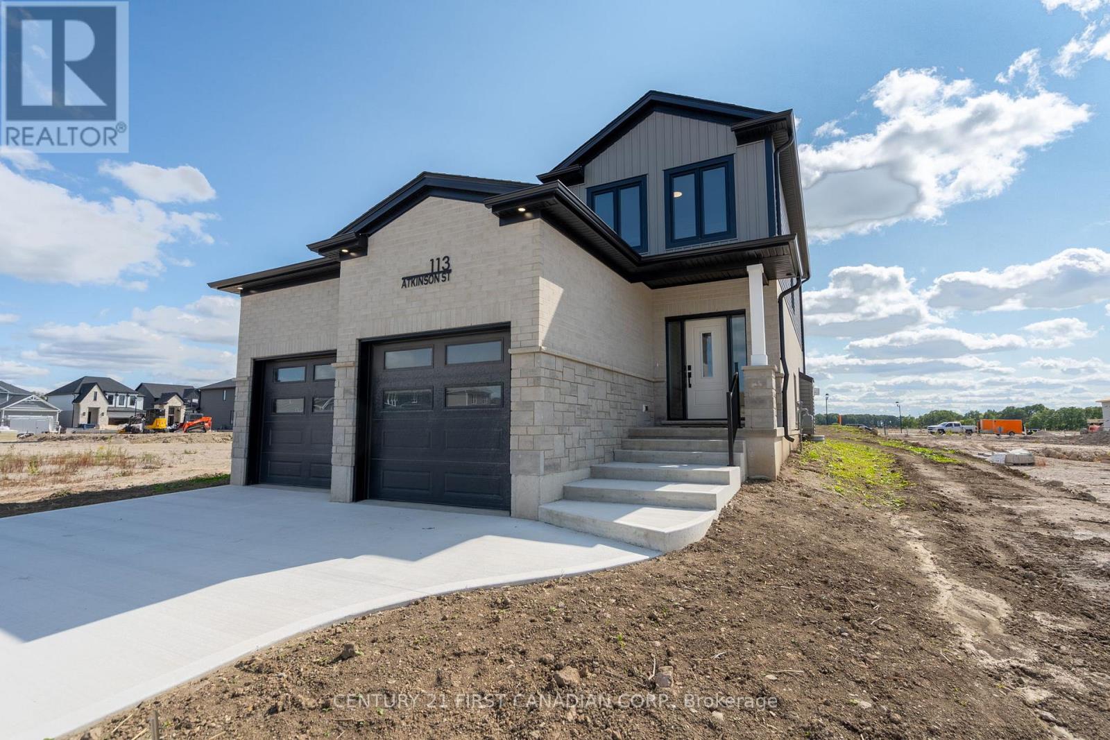 113 Atkinson Street, North Middlesex, Ontario  N0M 1A0 - Photo 2 - X12597944