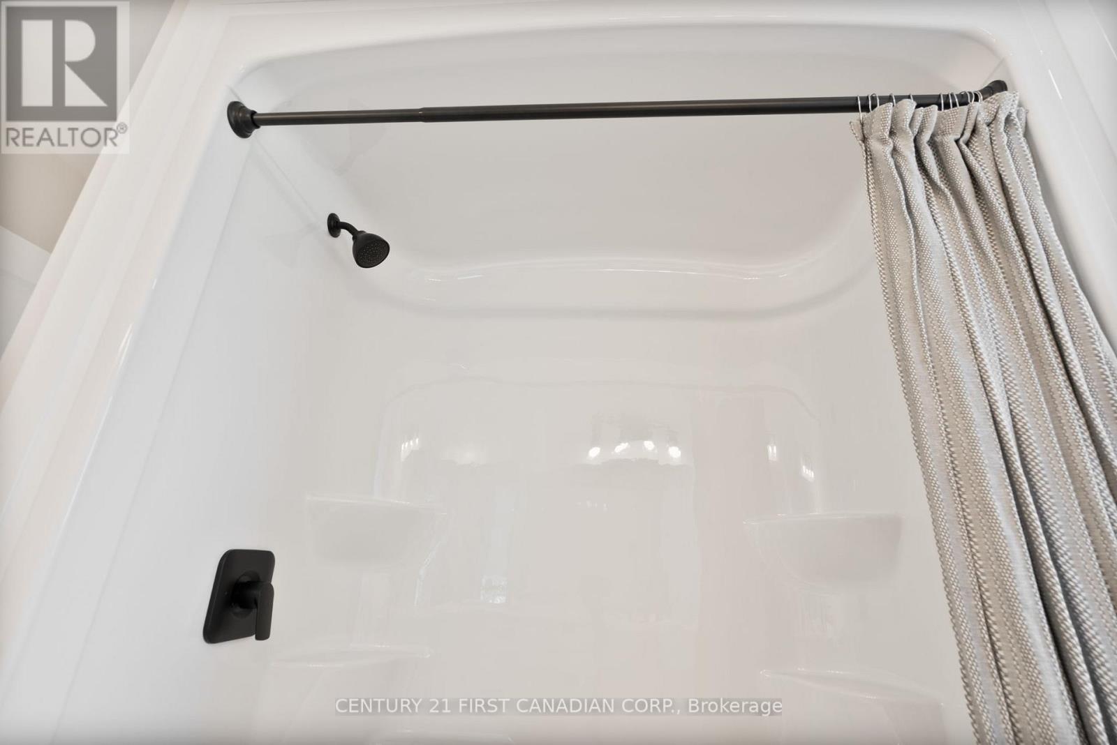 113 Atkinson Street, North Middlesex, Ontario  N0M 1A0 - Photo 25 - X12597944