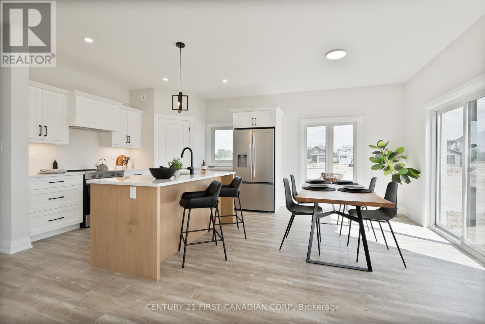 113 Atkinson Street, North Middlesex, Ontario  N0M 1A0 - Photo 4 - X12597944