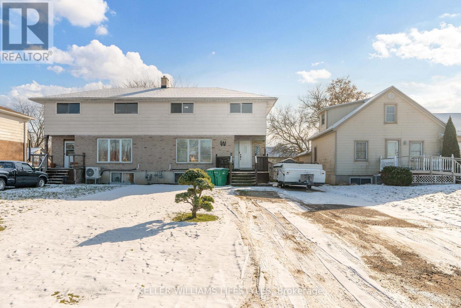 141 Graham Street, Southwest Middlesex, Ontario  N0L 1M0 - Photo 2 - X12597986