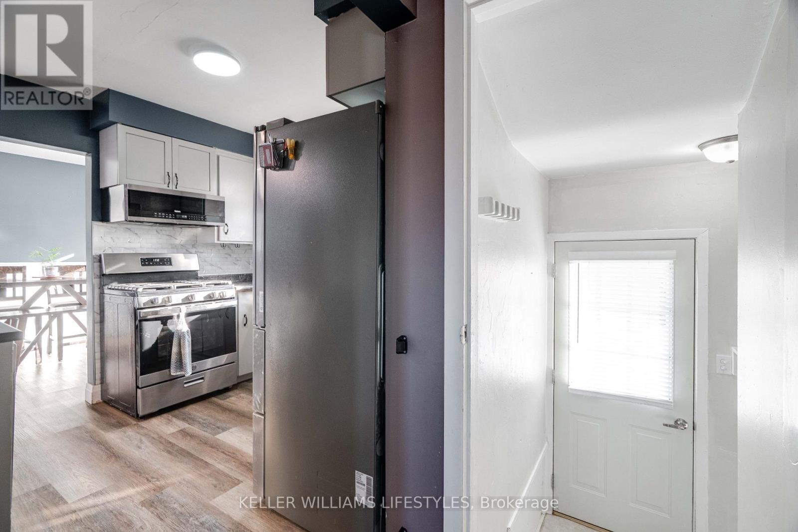 141 Graham Street, Southwest Middlesex, Ontario  N0L 1M0 - Photo 30 - X12597986