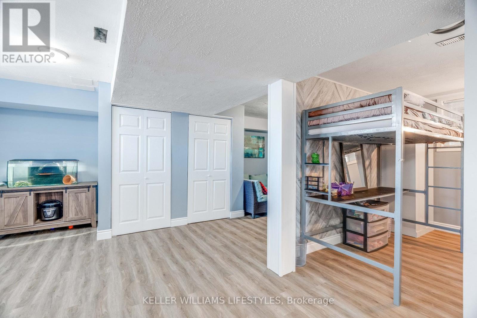 141 Graham Street, Southwest Middlesex, Ontario  N0L 1M0 - Photo 34 - X12597986