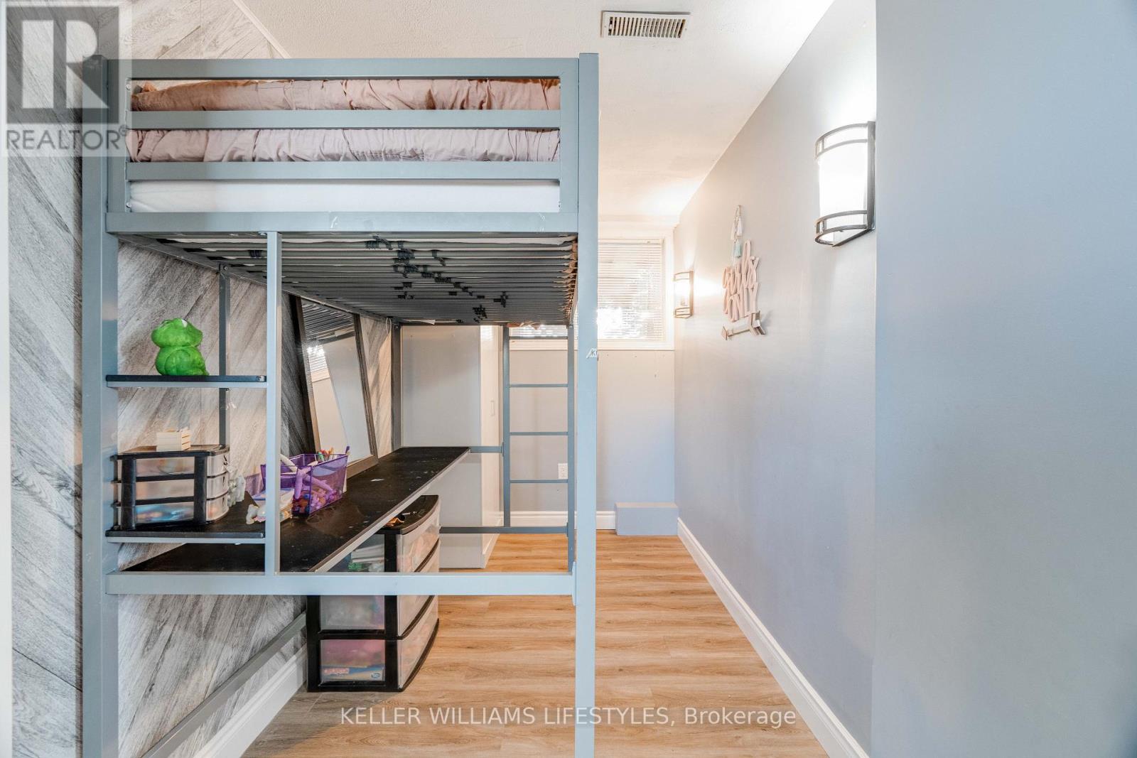 141 Graham Street, Southwest Middlesex, Ontario  N0L 1M0 - Photo 35 - X12597986