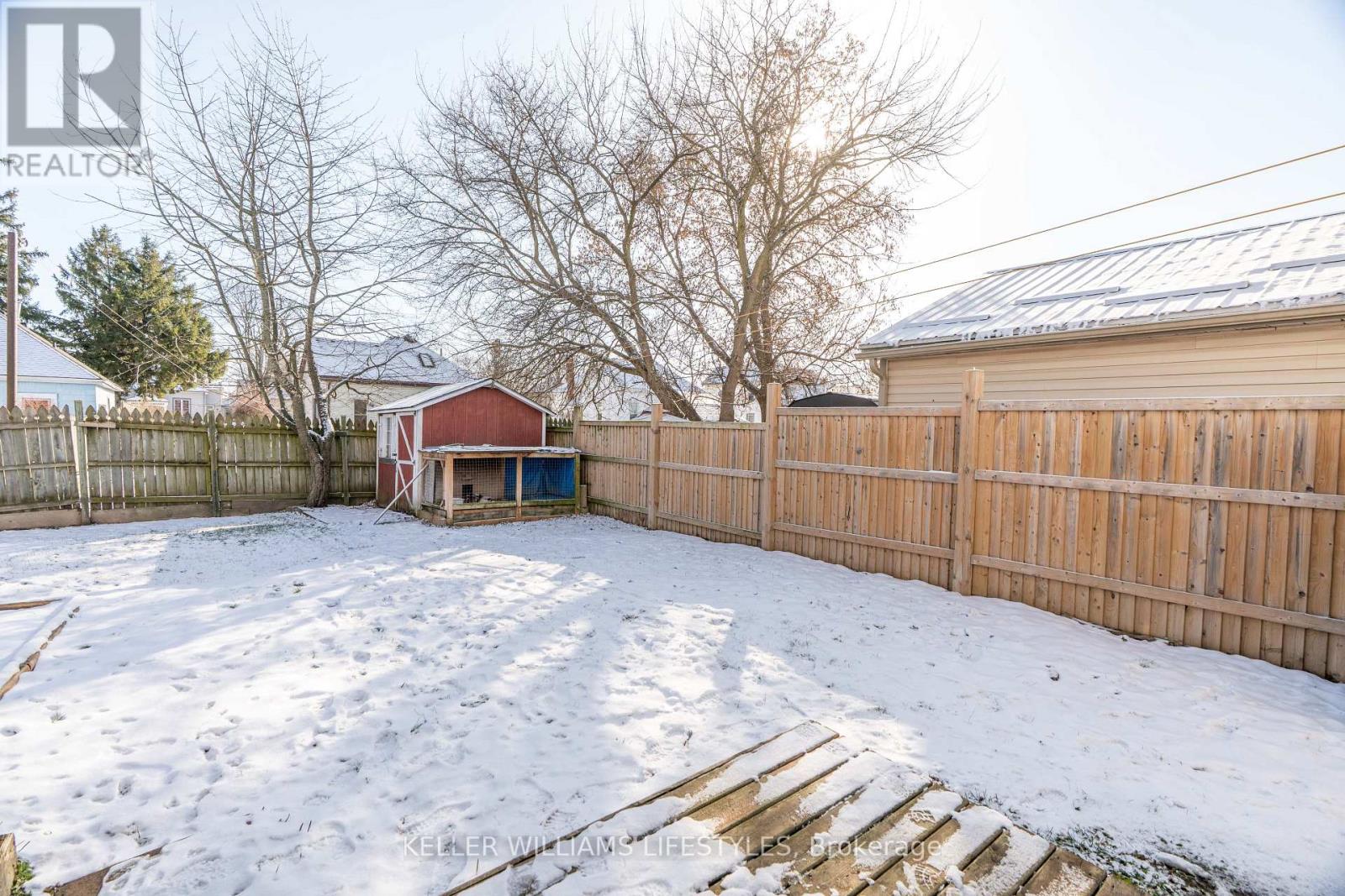 141 Graham Street, Southwest Middlesex, Ontario  N0L 1M0 - Photo 47 - X12597986