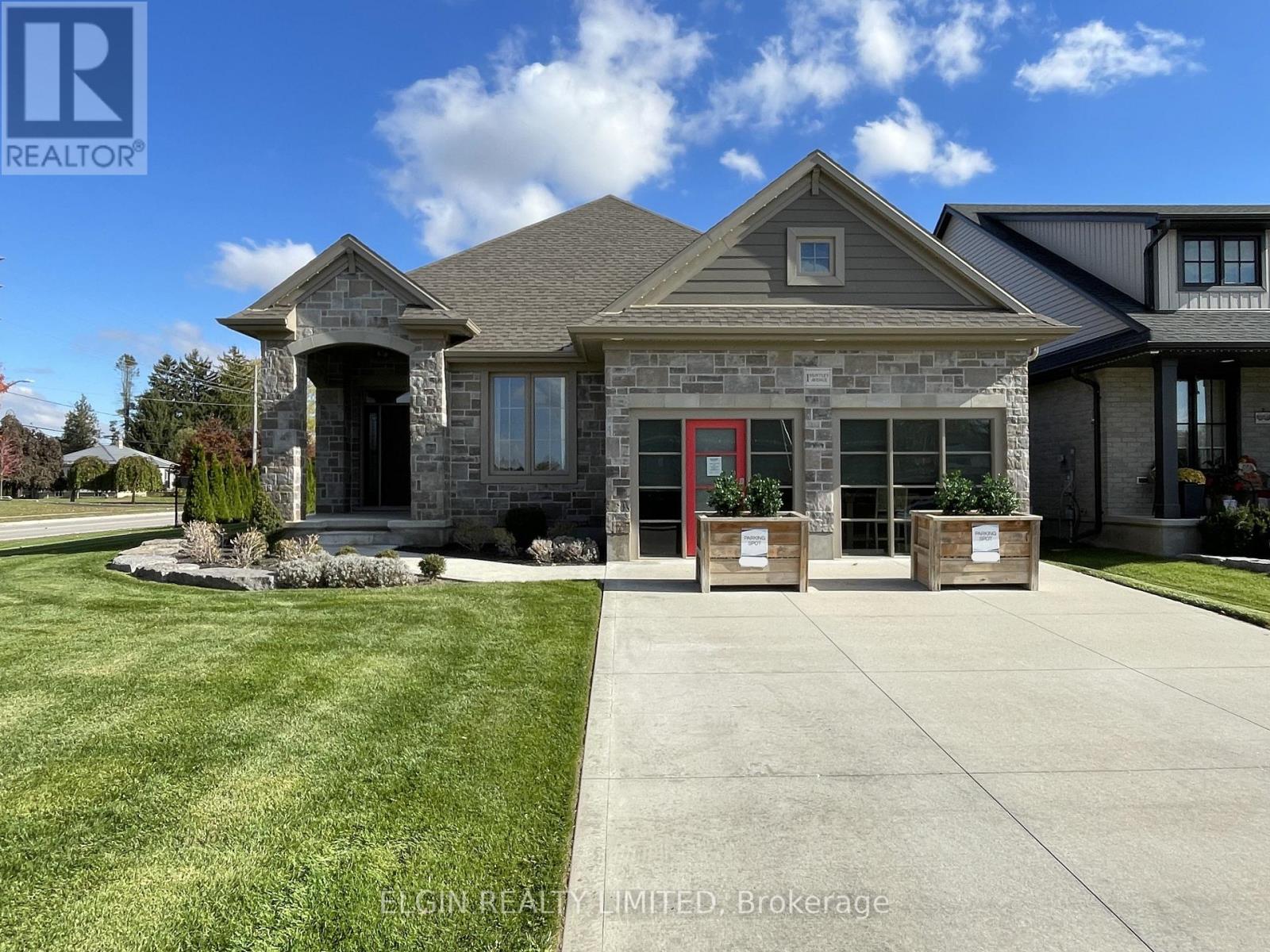 1 HUNTLEY AVENUE, Tillsonburg, Ontario