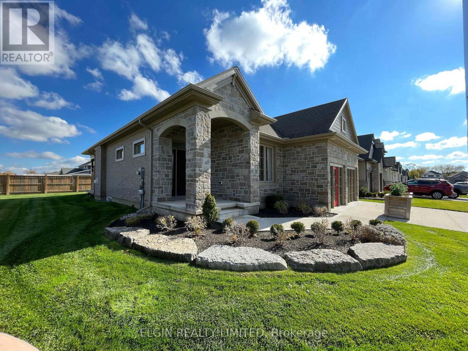 1 Huntley Avenue, Tillsonburg, Ontario  N4G 0J3 - Photo 3 - X12598148