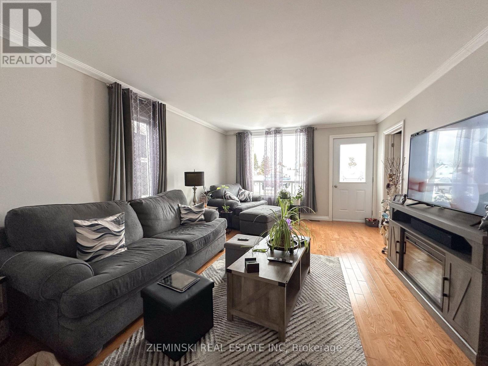 307 Ambridge Drive, Iroquois Falls, Ontario  P0K 1G0 - Photo 3 - T12598084