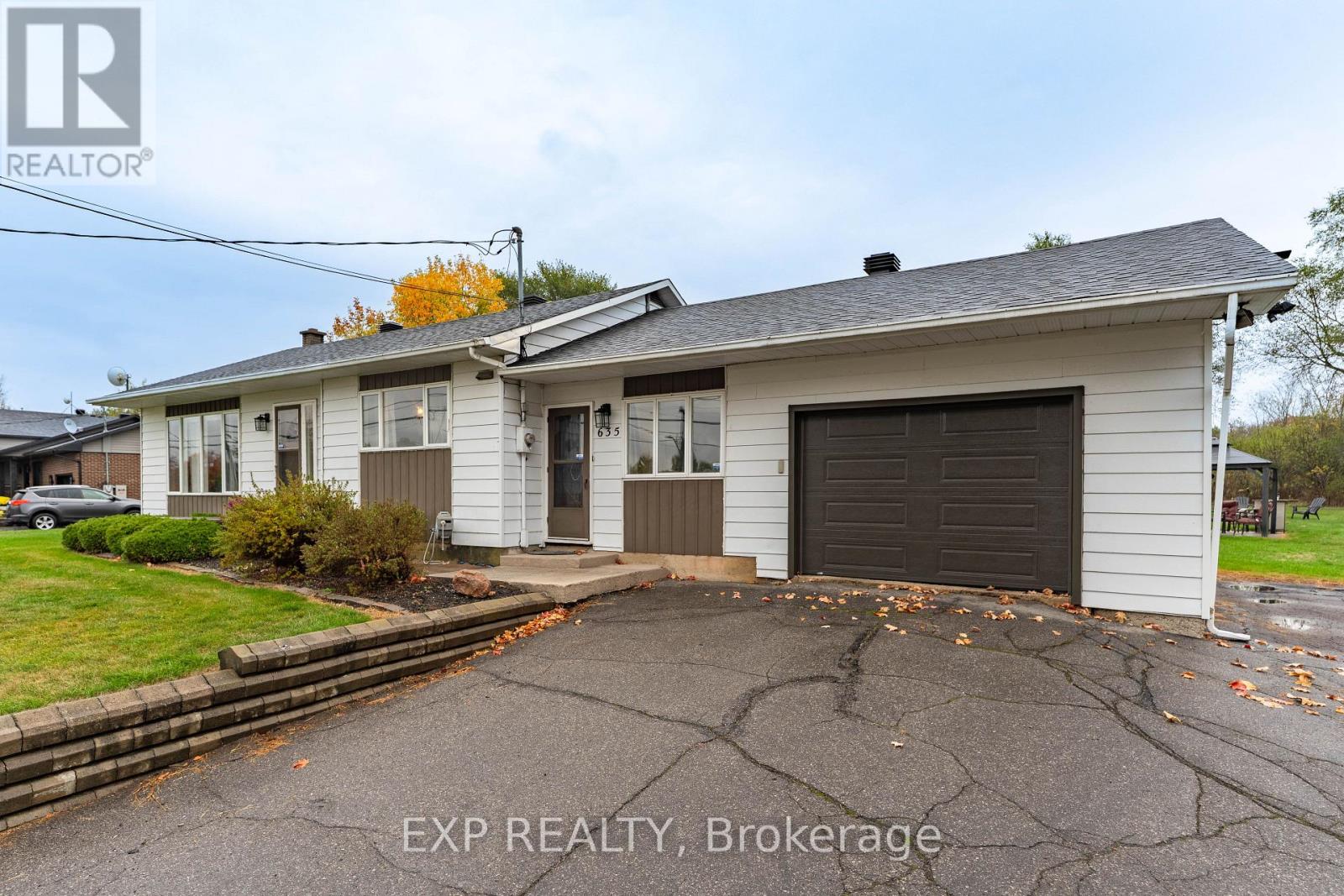 635 Front Road W, Champlain, Ontario  K0B 1K0 - Photo 3 - X12597936