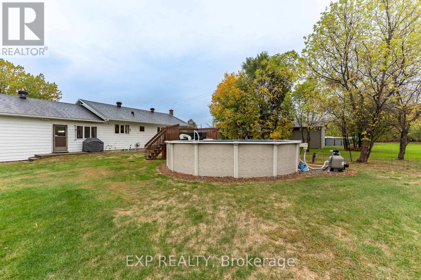 635 Front Road W, Champlain, Ontario  K0B 1K0 - Photo 35 - X12597936