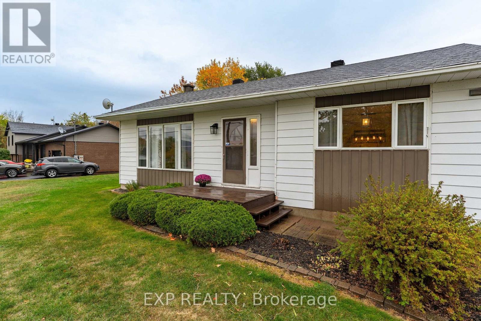 635 Front Road W, Champlain, Ontario  K0B 1K0 - Photo 4 - X12597936