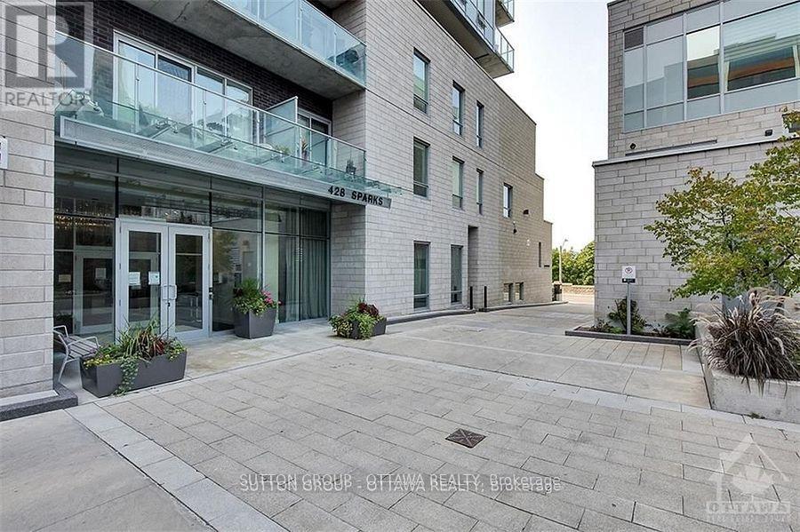 1102 - 428 Sparks Street, Ottawa, Ontario  K1R 0B3 - Photo 2 - X12597982