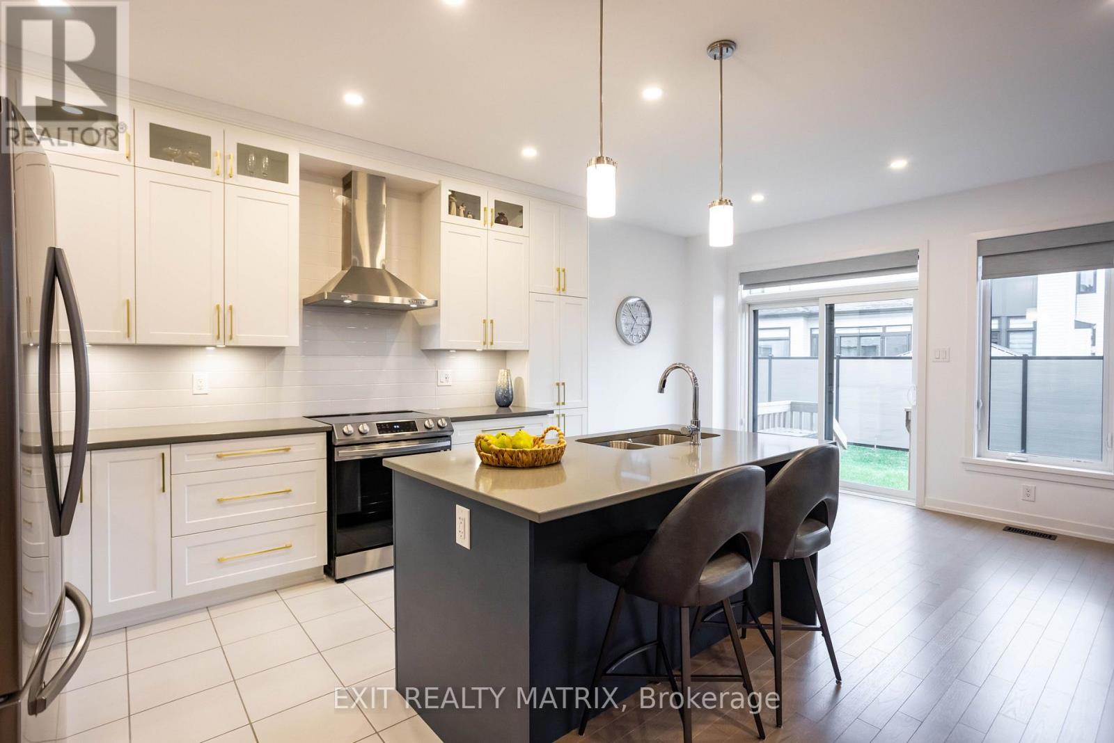 6487 Renaud Road, Ottawa, Ontario  K1W 0R8 - Photo 4 - X12598080