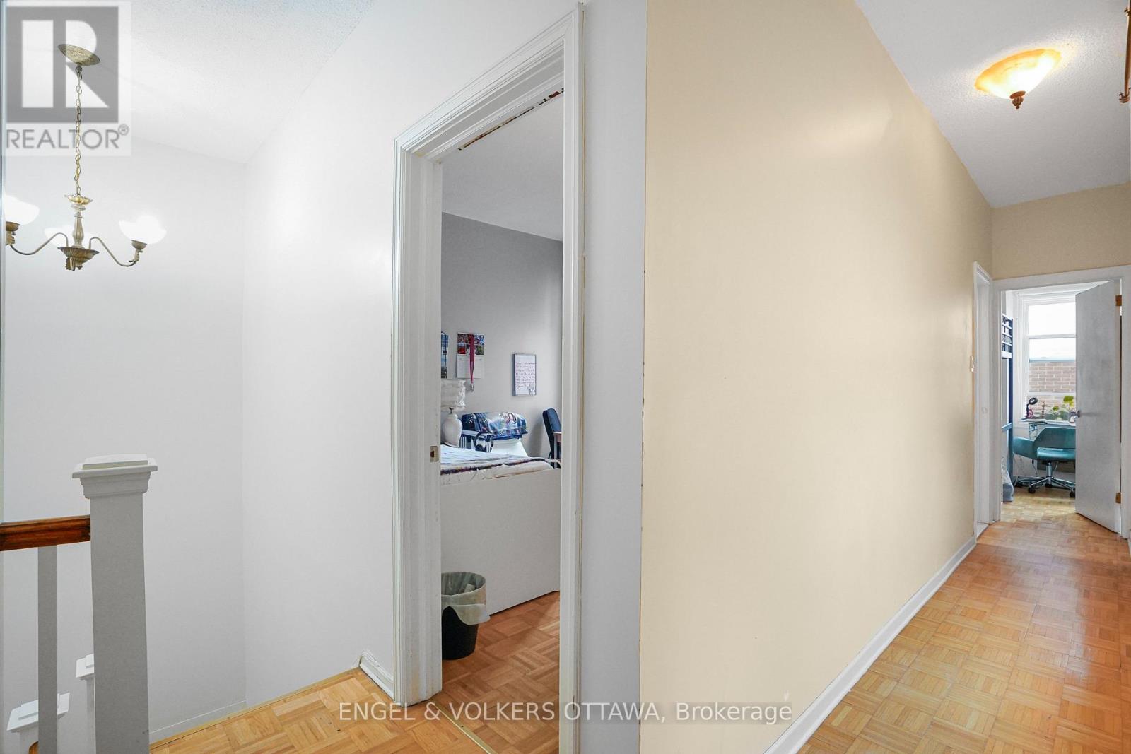 293 Somerset Street E, Ottawa, Ontario  K1N 6V9 - Photo 15 - X12598142