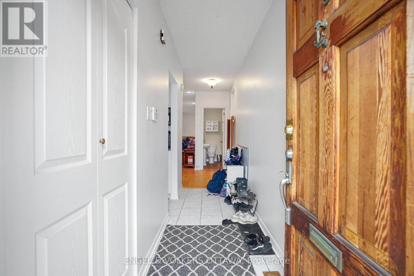 293 Somerset Street E, Ottawa, Ontario  K1N 6V9 - Photo 2 - X12598142