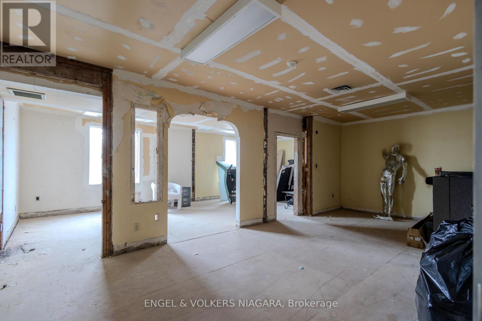 4796 Victoria Avenue, Niagara Falls, Ontario  L2E 4C3 - Photo 26 - X12597980