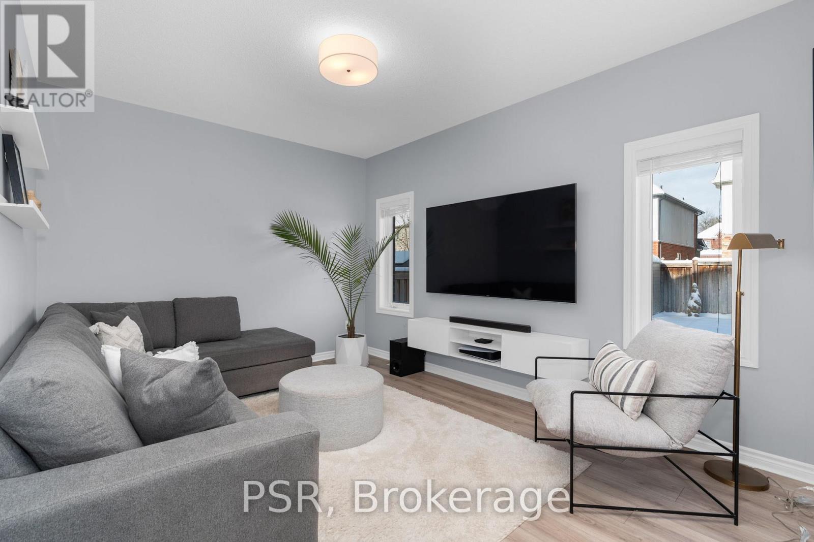 28 Battalion Drive, Essa, Ontario  L3W 0B3 - Photo 10 - N12597956