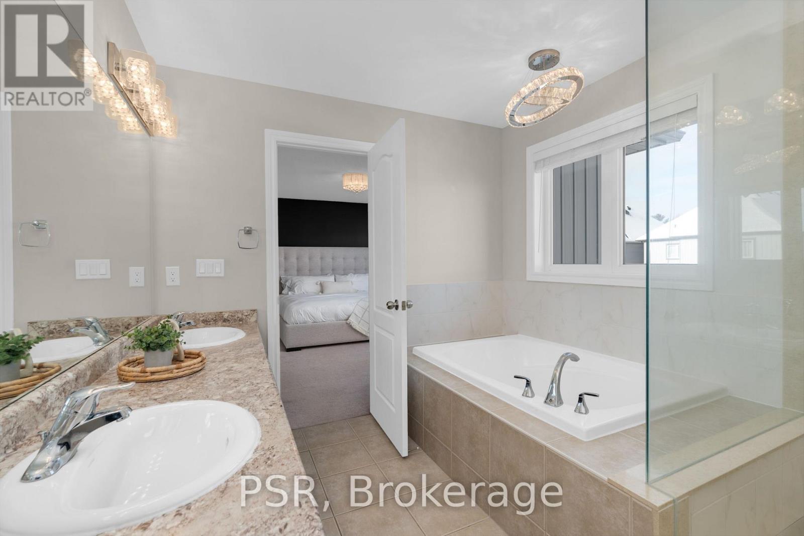 28 Battalion Drive, Essa, Ontario  L3W 0B3 - Photo 16 - N12597956