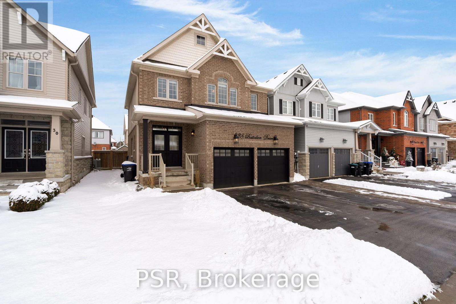 28 Battalion Drive, Essa, Ontario  L3W 0B3 - Photo 3 - N12597956