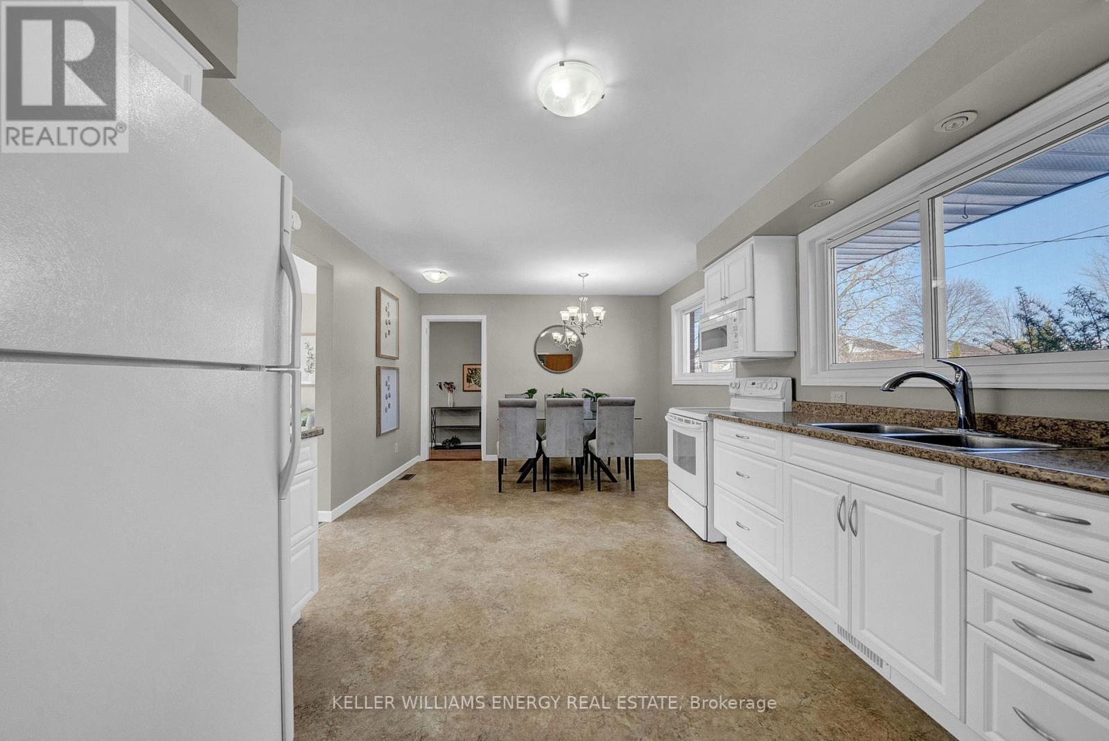 2086 Avalon Street, Oshawa, Ontario  L1L 1A7 - Photo 8 - E12598030