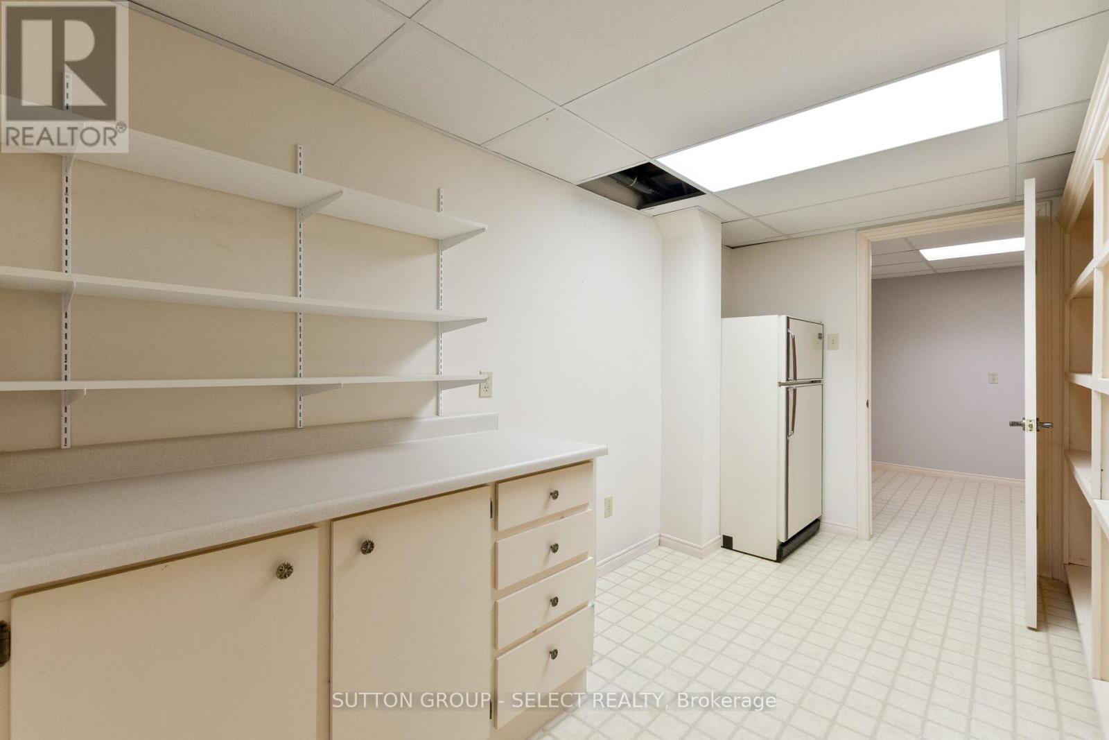 37 - 1443 Commissioners Road W, London South, Ontario  N6K 1E2 - Photo 28 - X12463744