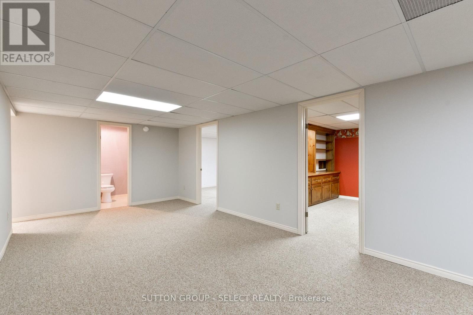 37 - 1443 Commissioners Road W, London South, Ontario  N6K 1E2 - Photo 35 - X12463744