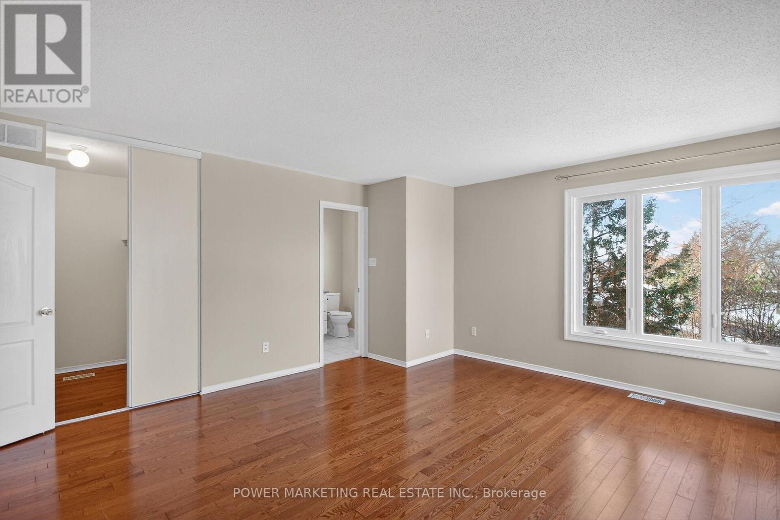 6410 Sablewood Place, Ottawa, Ontario  K1C 7L7 - Photo 10 - X12593844