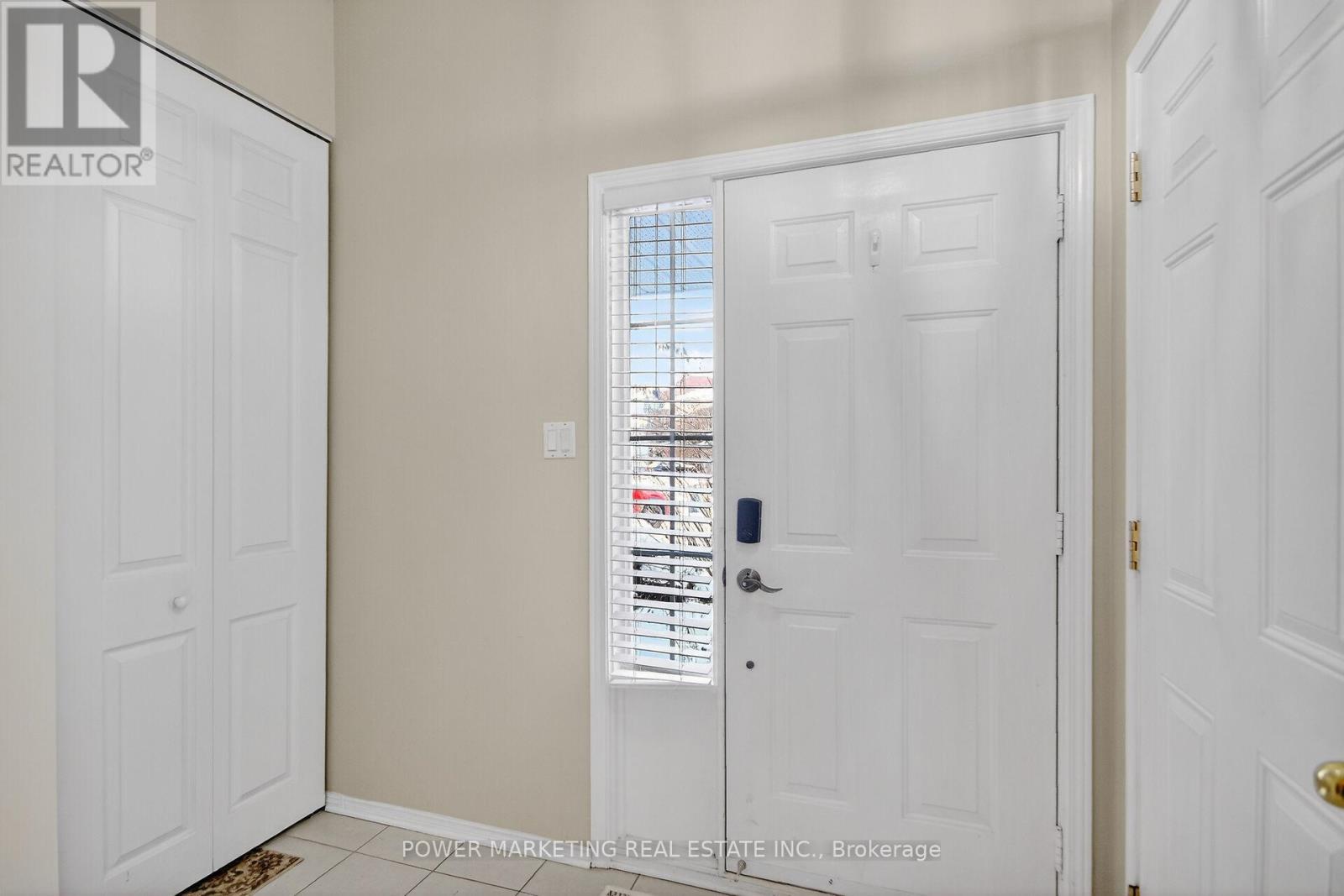 6410 Sablewood Place, Ottawa, Ontario  K1C 7L7 - Photo 3 - X12593844