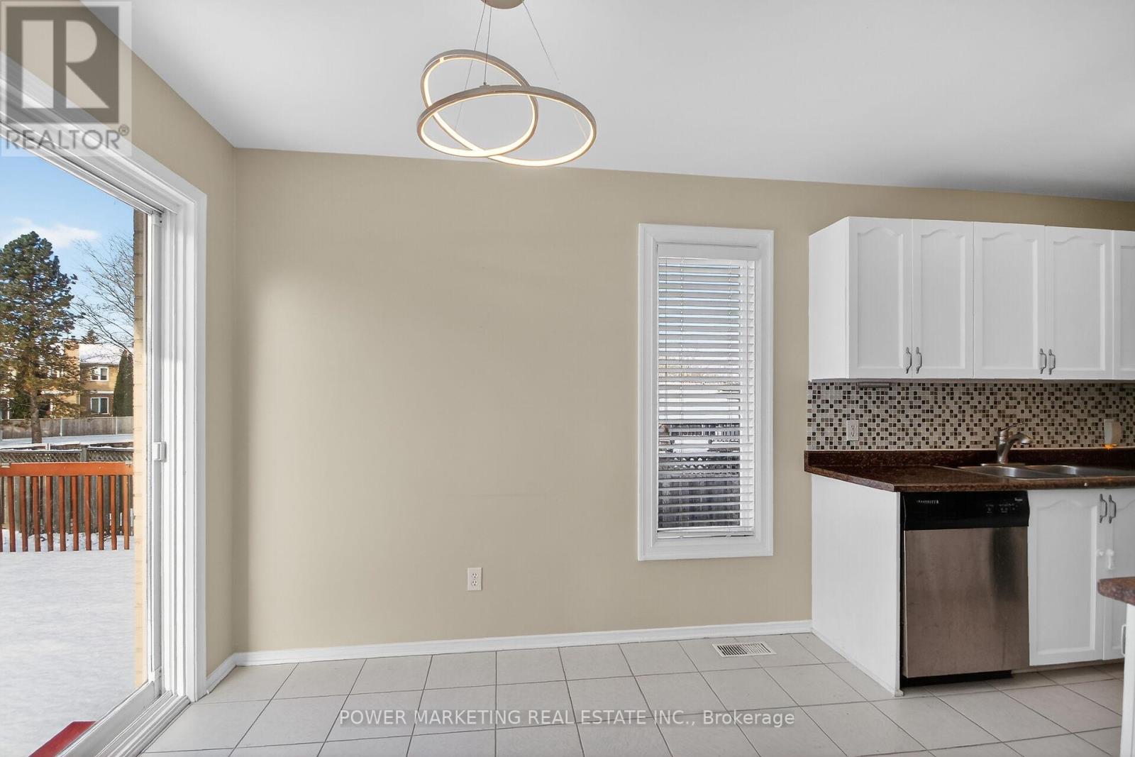 6410 Sablewood Place, Ottawa, Ontario  K1C 7L7 - Photo 32 - X12593844