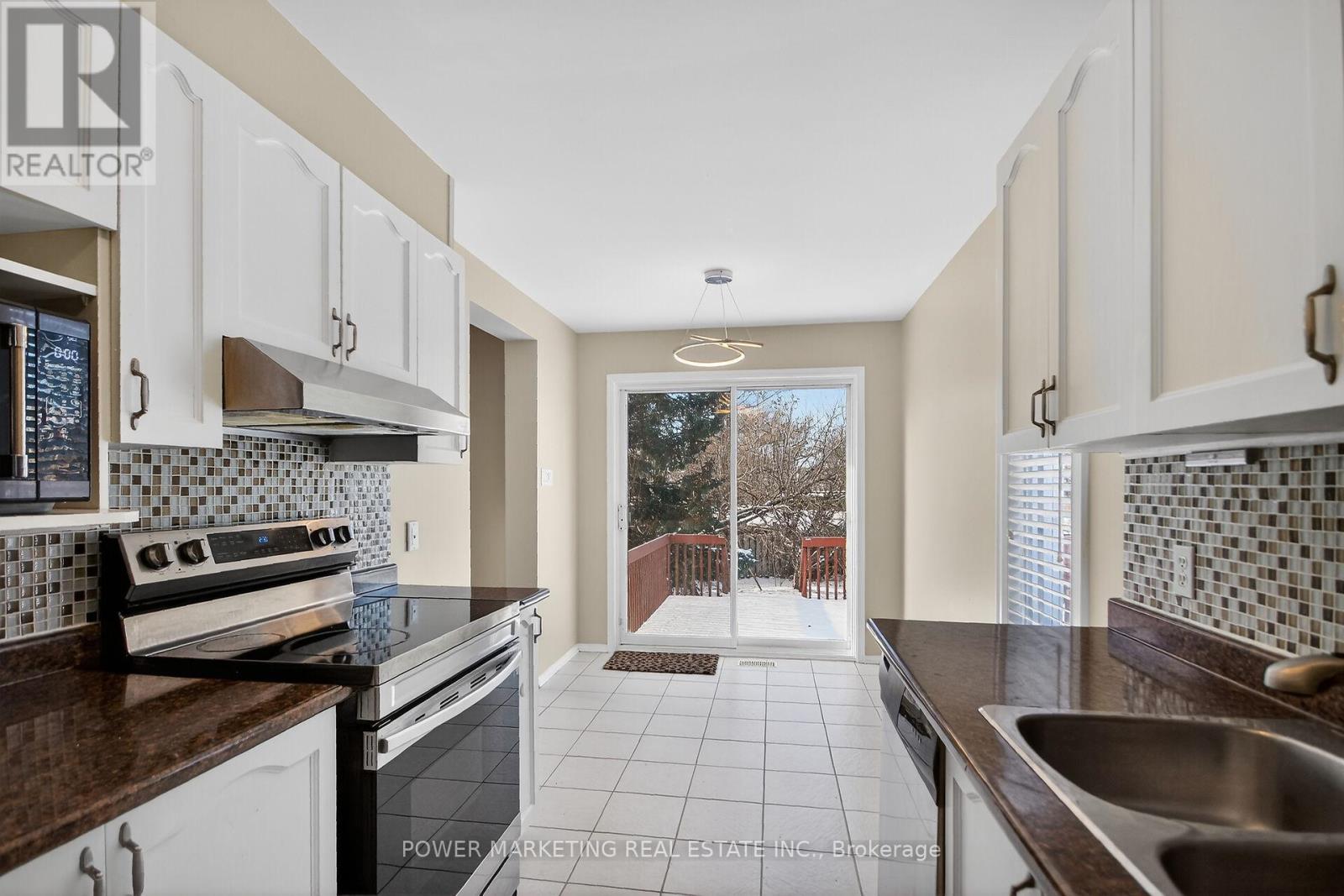 6410 Sablewood Place, Ottawa, Ontario  K1C 7L7 - Photo 39 - X12593844