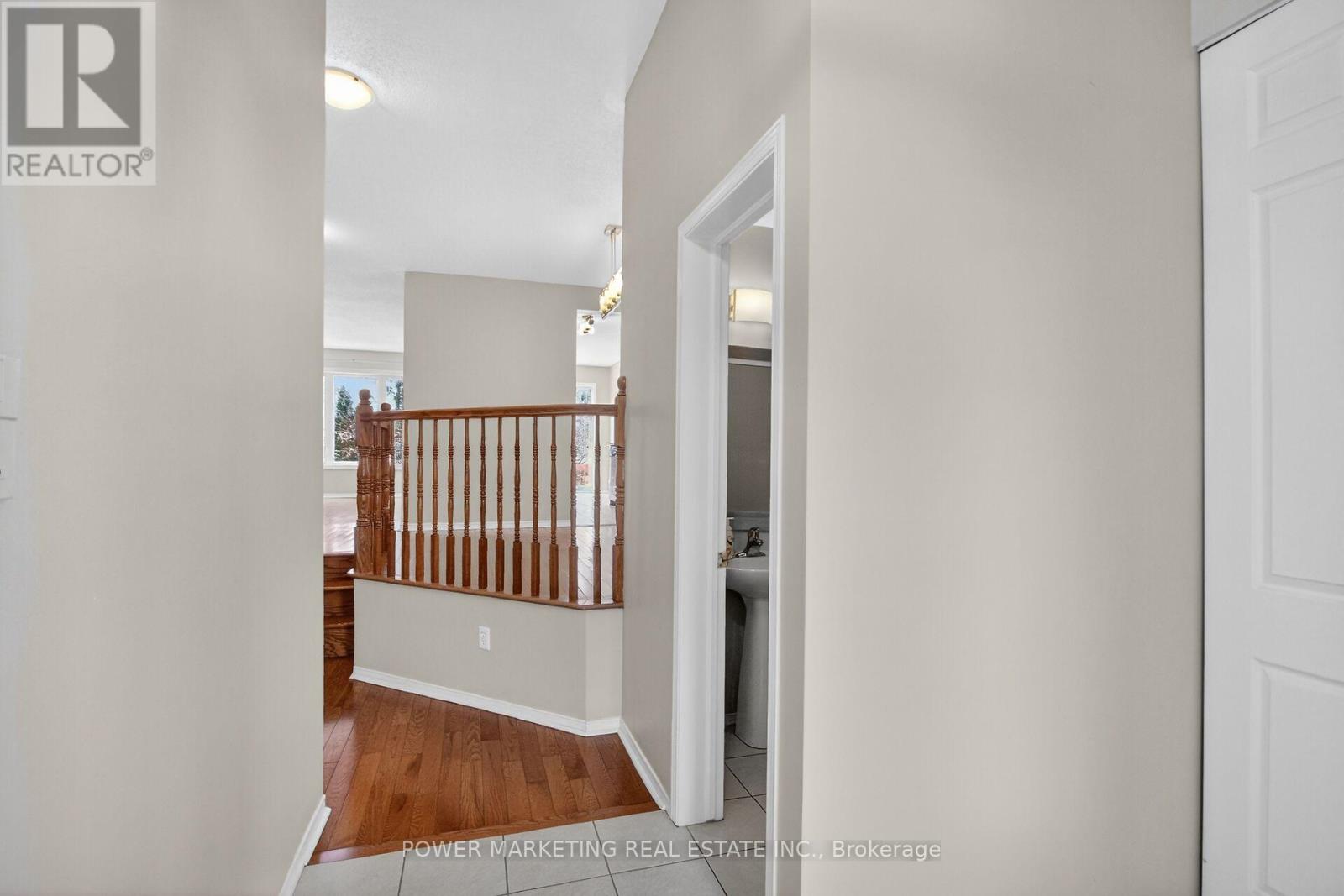 6410 Sablewood Place, Ottawa, Ontario  K1C 7L7 - Photo 8 - X12593844