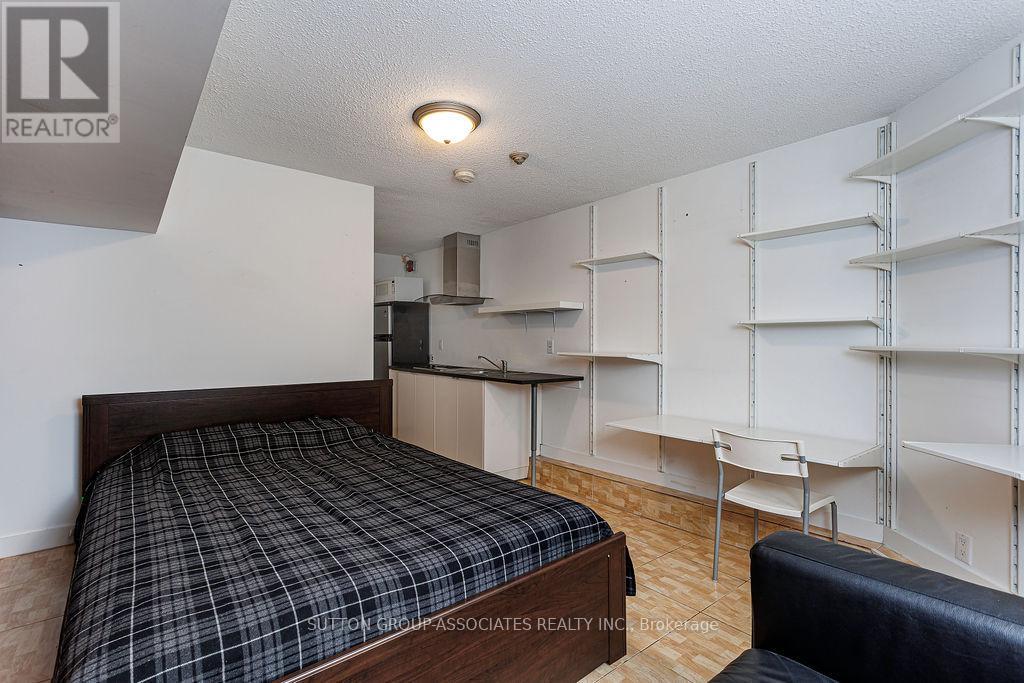 1b - 157 Madison Avenue, Toronto, Ontario  M5R 2S6 - Photo 2 - C12597918