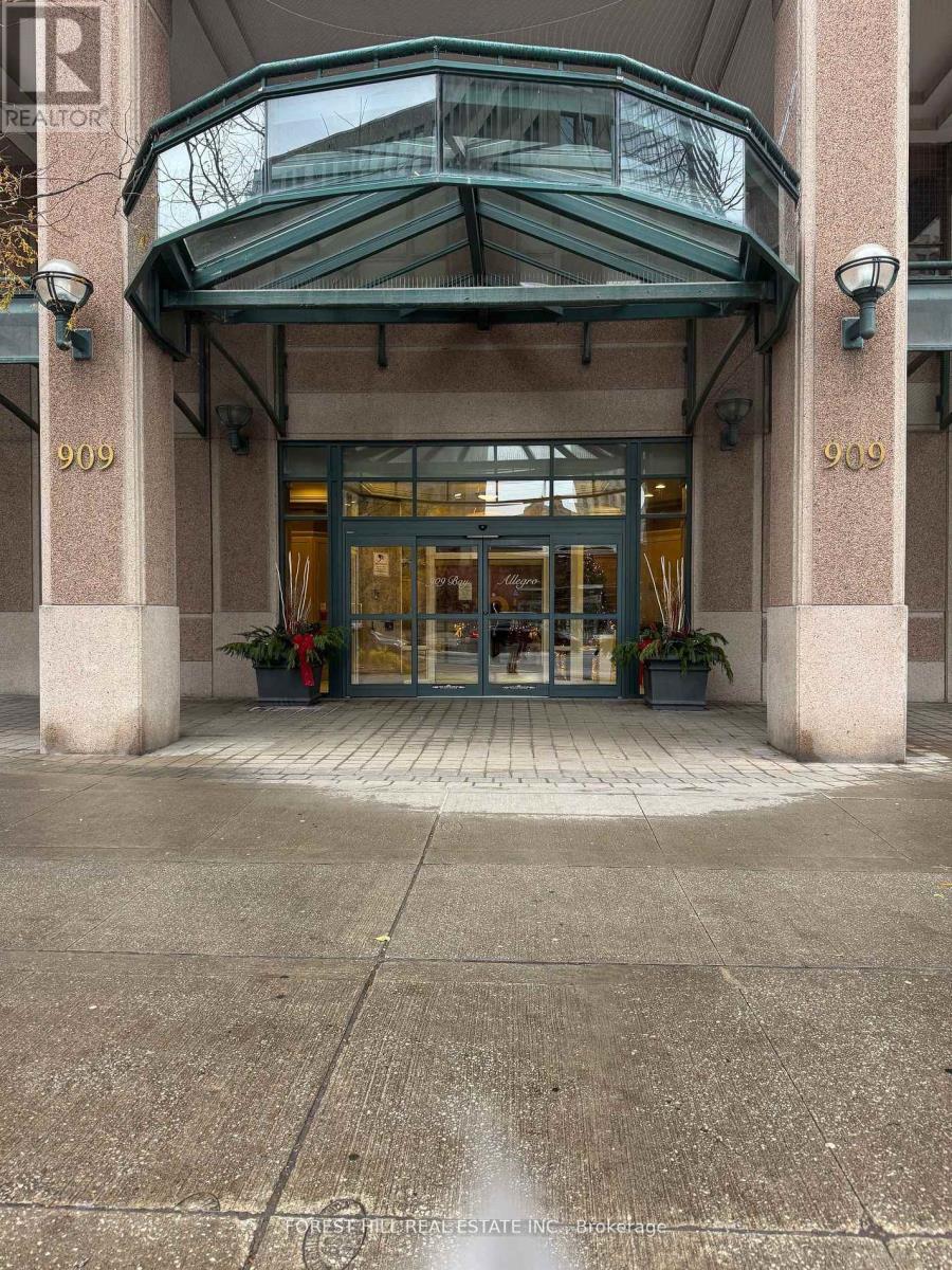 203 - 909 Bay Street, Toronto, Ontario  M5S 3G2 - Photo 2 - C12597920
