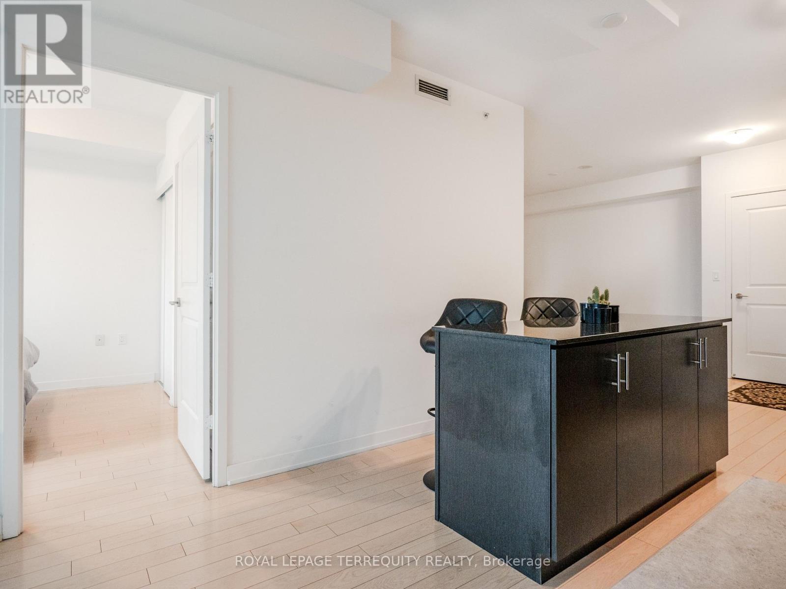 1009 - 1 The Esplanade, Toronto, Ontario  M5E 0A8 - Photo 8 - C12598088