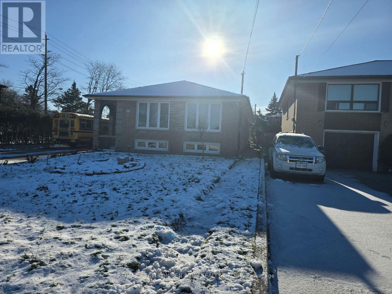 53 CAINES AVENUE, Toronto, Ontario