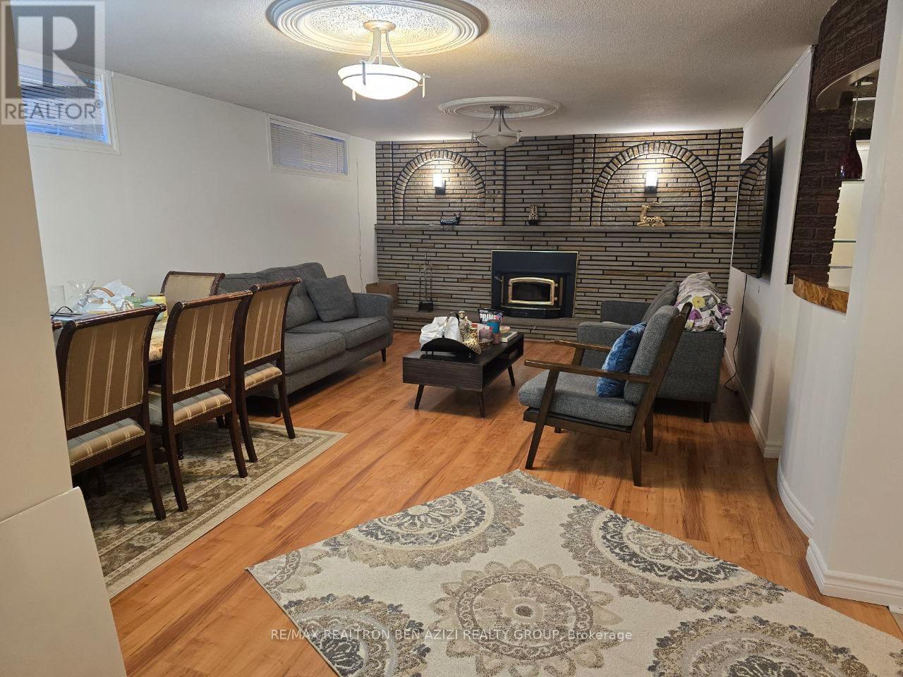 53 Caines Avenue, Toronto, Ontario  M2R 2L2 - Photo 6 - C12598124