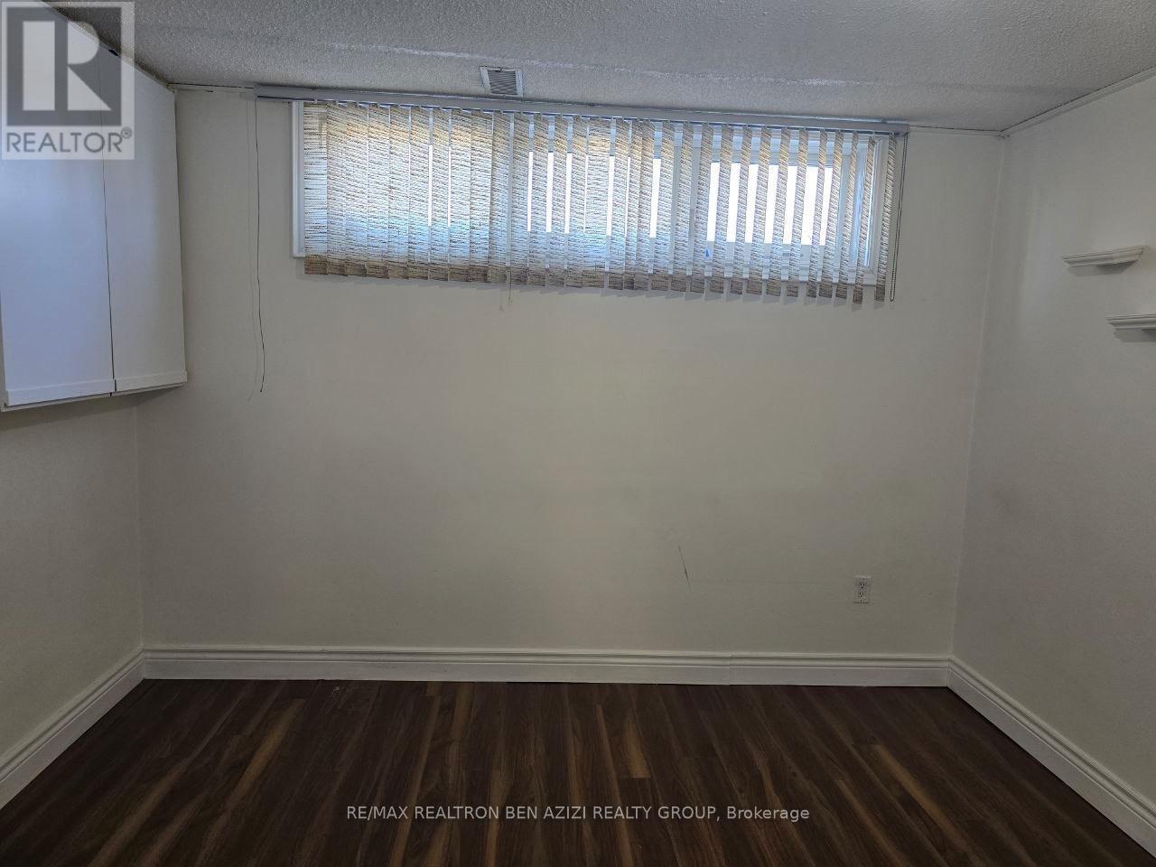 53 Caines Avenue, Toronto, Ontario  M2R 2L2 - Photo 9 - C12598124