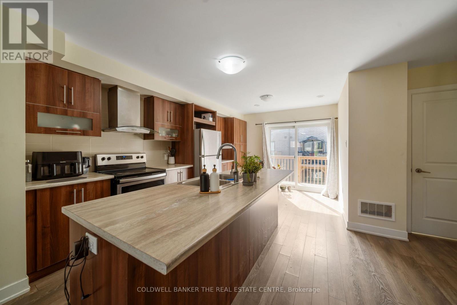 106 - 67 Donald Fleming Way, Whitby, Ontario  L1R 0N8 - Photo 8 - E12598060