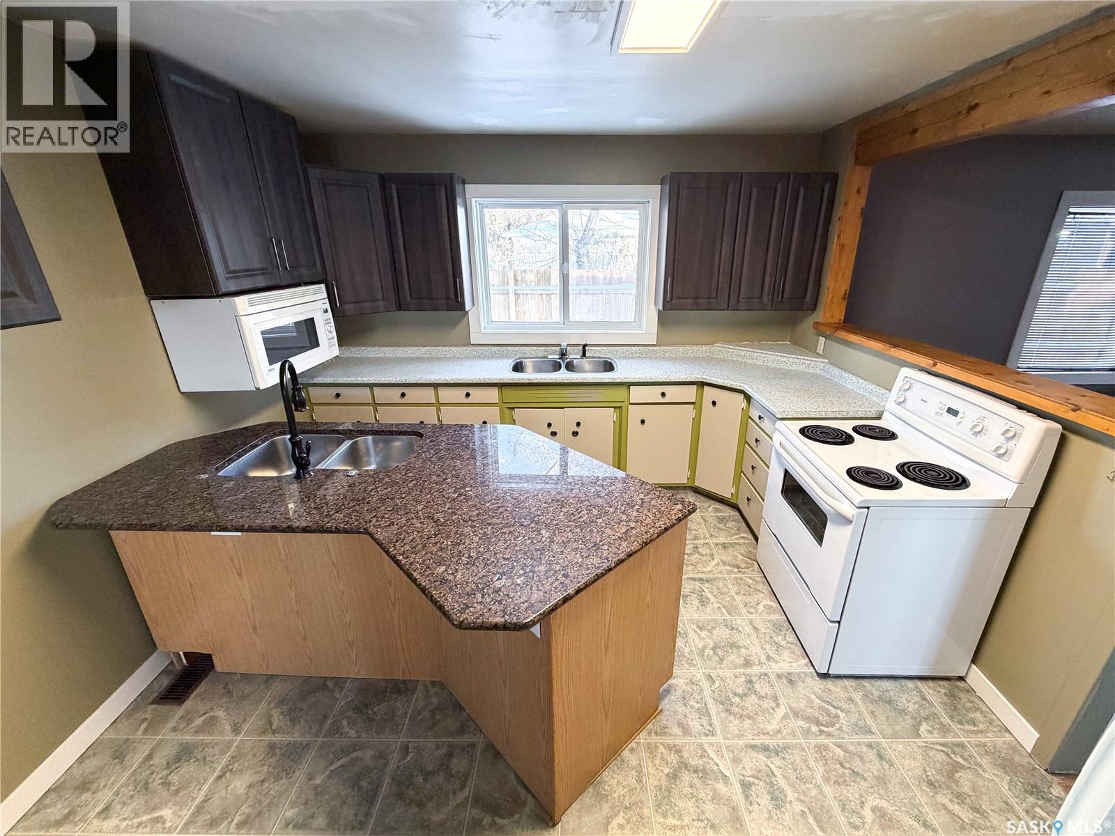 301 Front Street, Eastend, Saskatchewan  S0N 0T0 - Photo 24 - SK025154