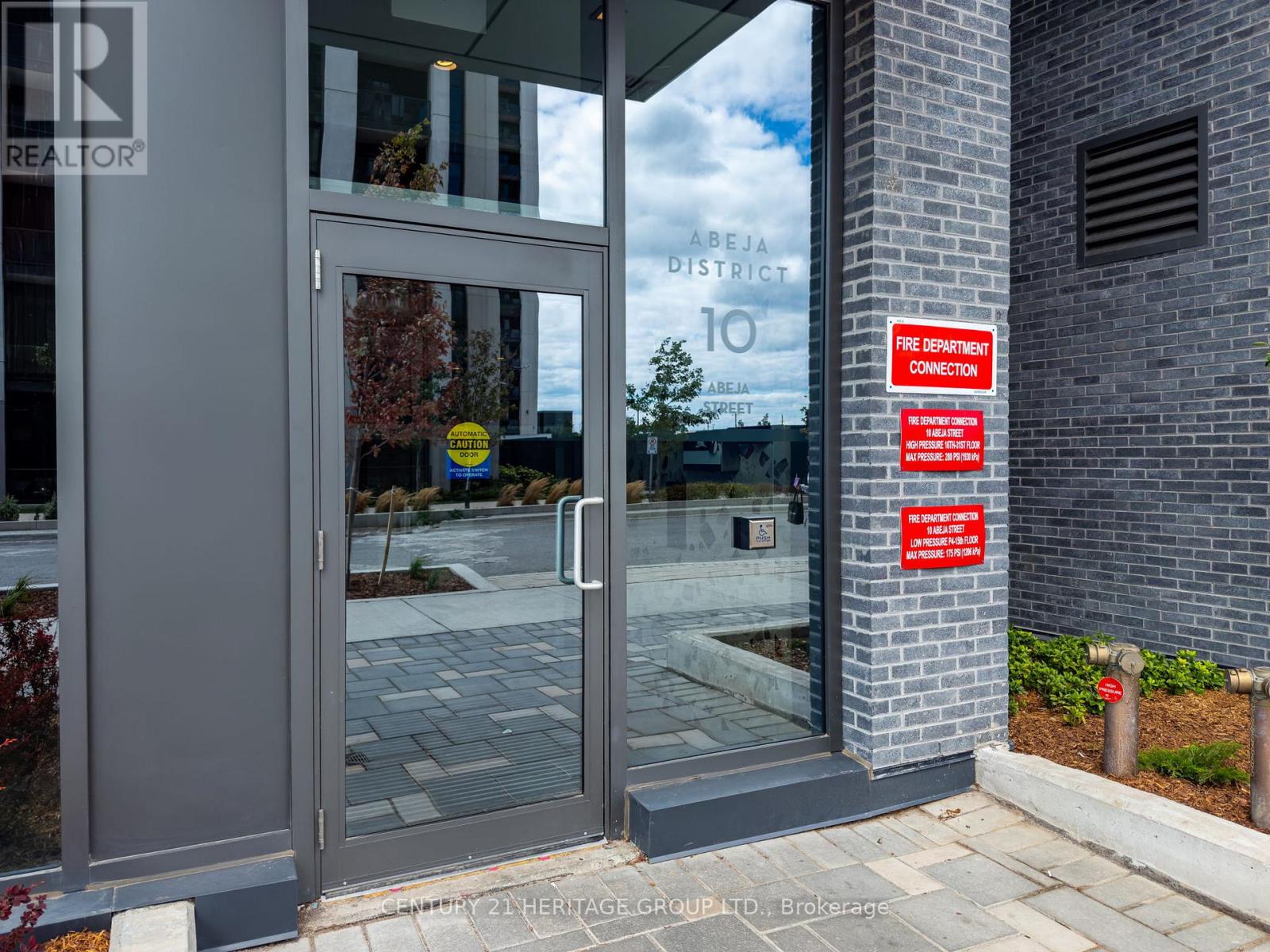 2019 - 10 Abeja Street, Vaughan, Ontario  L4K 0R4 - Photo 2 - N12597924